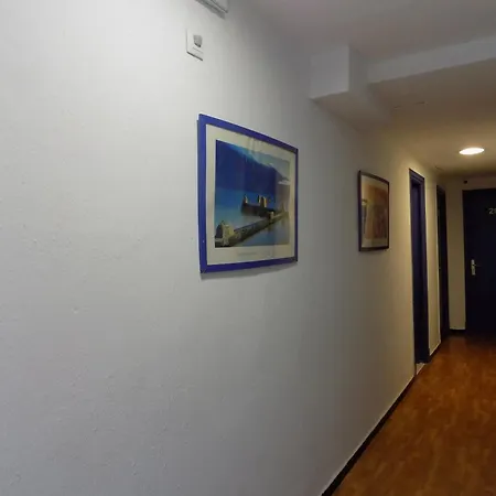 Maruja Hotel *
