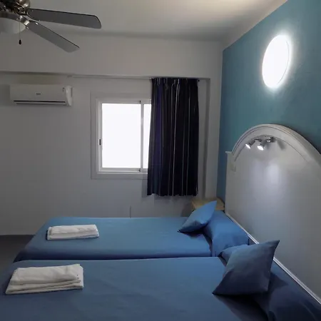 Hotel Maruja *