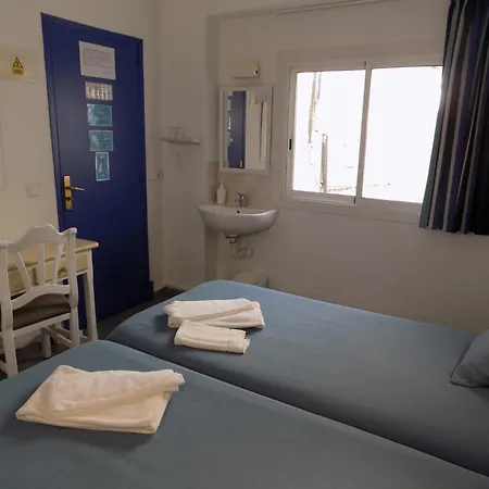 Hotel Maruja *